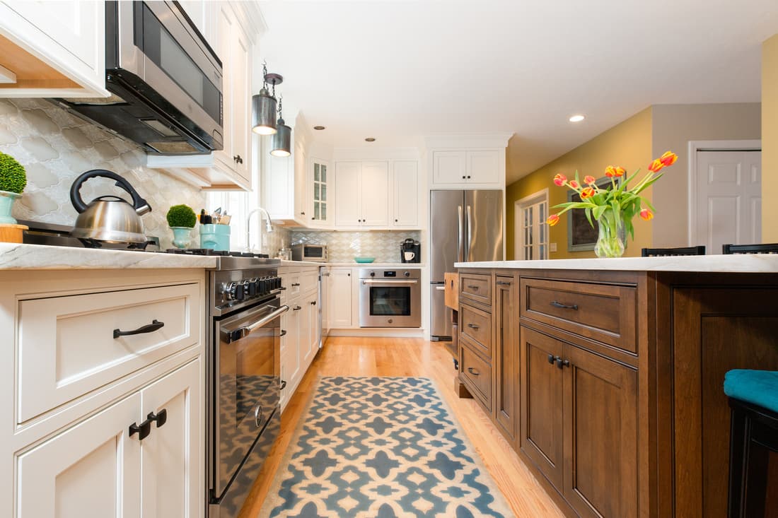 Kitchen cabinetry in Kensington, New Hampshire by Plaistow Cabinet